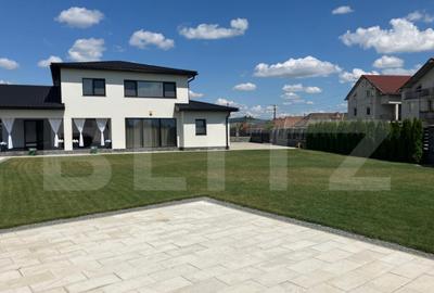 Casă cu 7 camere cu Teren 1440 Mp în Uriu - 16