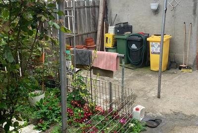 Casă cu 4 camere cu Teren 120 Mp în Central - 1