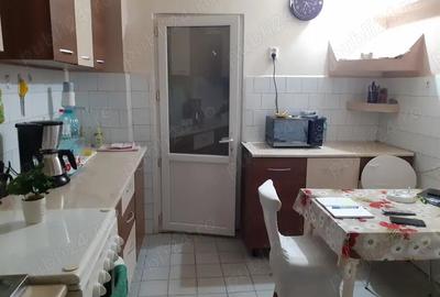 Apartament 3 camere cf.1 dec. etajul 8 cu pod, Cal. Calarasilor - Calarasi 4 - 12