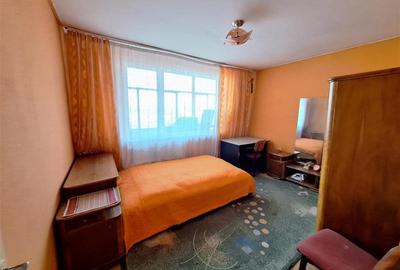 Apartament cu 3 camere decomandat în 9 Mai - 1