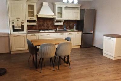 Apartament cu 2 camere decomandat în Faleză
