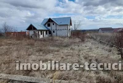 Casă cu 5 camere în Munteni - 2