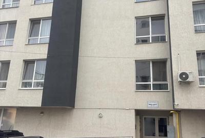 Garsonieră decomandată în Central - 2