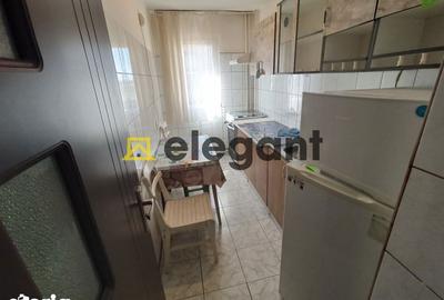 Apartament cu 3 camere semidecomandat, mobilat în Sărari - 9