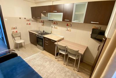 Proprietar- Garsoniera Bisericii Romane / Colina Universitatii - 4