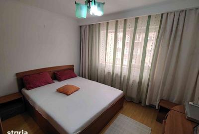 Apartament cu 3 camere decomandat în Micro 11 - 17