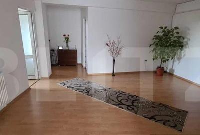 Apartament de vanzare, cu 4 camere, 120 mp, etaj intermediar - 4