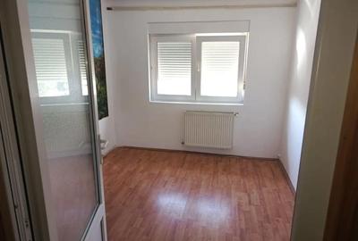 Apartament cu 3 camere semidecomandat în Nord - 1