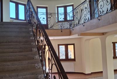 Casă cu 9 camere cu Canalizare în Tăbăcari - 5