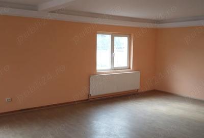Casă cu 5 camere cu Teren 1000 Mp în Central - 2