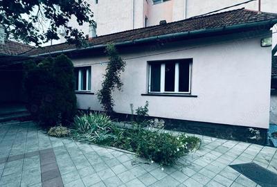 Proprietate Unica in Inima Ora?ului: 5 Case cu Poten?ial Imens - Ideal pentru Investi?ii! - 10