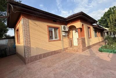 Casa cu curte, zona semi-centrala Giurgiu - 1
