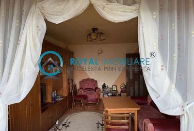 Apartament cu 4 camere decomandat, mobilat în 9 Mai - 2