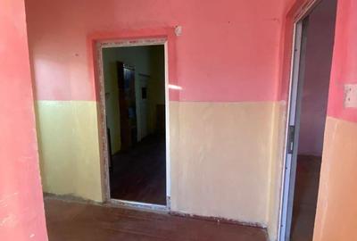 Casă cu 3 camere cu Canalizare în Central - 3