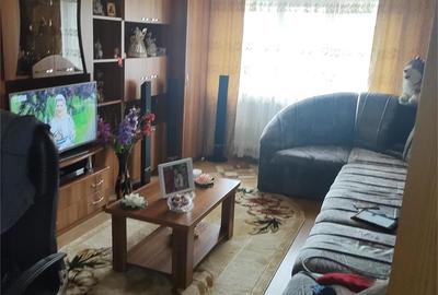 Apartament 2 camere Petrila Strada alexandru sahia - 1