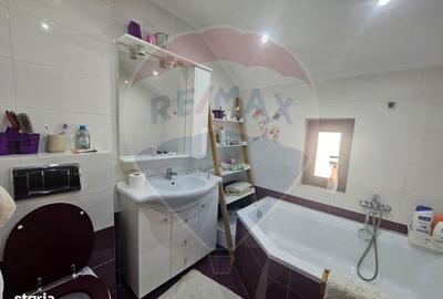 Casă cu 7 camere cu Teren 350 Mp în Central - 3