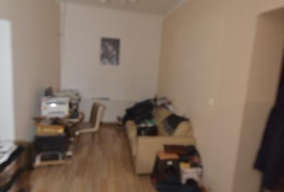 Apartament cu 3 camere si curte - 9