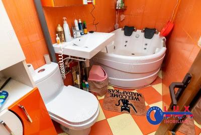 Apartament cu 3 camere decomandat în Babadag - 11