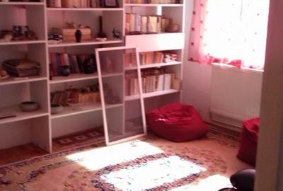 Apartament cu 3 camere decomandat, mobilat în Central
