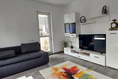 Apartament cu 2 camere decomandat, mobilat în Central