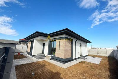 Casa Individuala / 4 Camere / 2 Bai / Teren 370 mp - 1