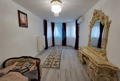 Casă cu 8 camere cu Canalizare în Viticultori - 6