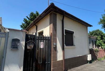 Casa la sol, renovata ,caramida, pentru locuit sau spatiu birouri, zona  buna - 13