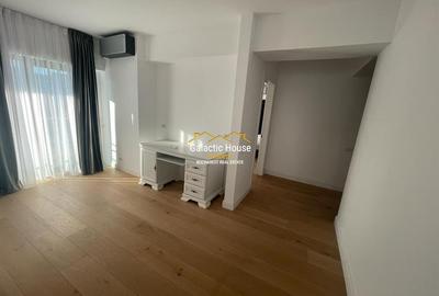 Penthouse cu 5 camere decomandat în Central - 16