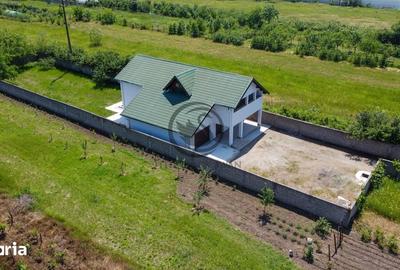 Casă cu 4 camere cu Teren 1303 Mp în Bucov