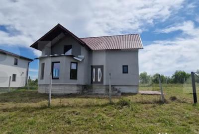 Casă cu 4 camere cu Teren 1000 Mp în Central - 8