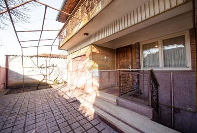 Casă cu 7 camere cu Teren 200 Mp în 23 August - 56