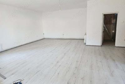 Inchiriez casa spatiu comercial cu garaj - 4