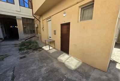 Ap decent cu termoteca si spatios 1 cam zona centrala parter - 3