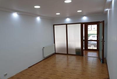 De vanzare spatiu comercial - birouri - strada Traian - Vaslui - 13