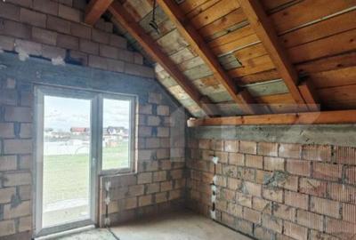 Casa la rosu de vanzare in Vulcan - Brasov - 16