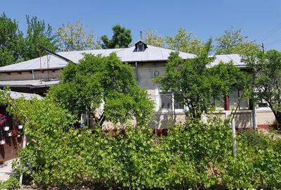Casa formata din 2 corpuri si un garaj in com Branceni - 1