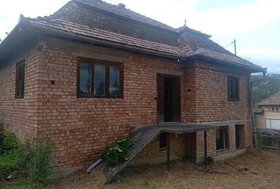 Casa in ro?u- Str. Petru Maior Tarnaveni - 2