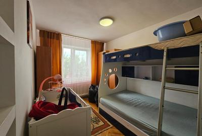 Apartament 2 camere, decomandat, zona  Aleea Jiului - 13