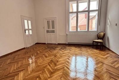 Casă cu 4 camere cu Teren 334 Mp în Central - 10