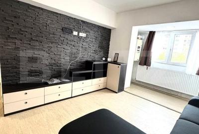 Apartament de vanzare, cu 4 camere, 82 mp, etaj 1, zona Racadau - 2