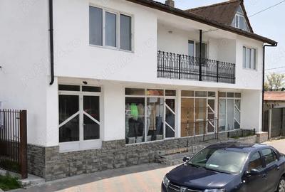 Casă cu 4 camere în Central - 2