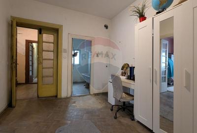 Casă cu 11 camere cu Teren 330 Mp în Iancului - 13