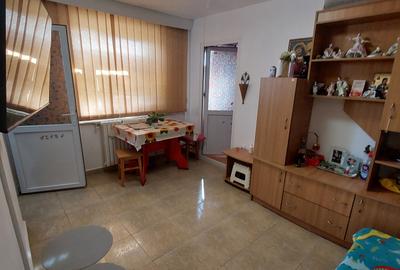 Apartament  Scoala 8, 2 camere - 3