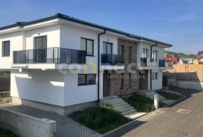 Casa duplex cu 3 dormitoare, 2 bai si curte privata, Floresti - 1