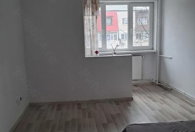 Apartament cu 2 camere nedecomandat în Energiei - 5