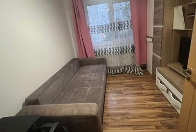 Apartament 2 camere, 45 mp, decomandat, balcon, metrou, 1 Decembrie 1918 - 2