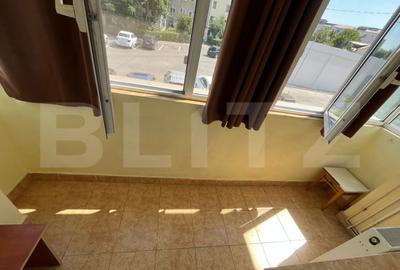 Apartament cu 3 camere decomandat în Micro 9 - 2