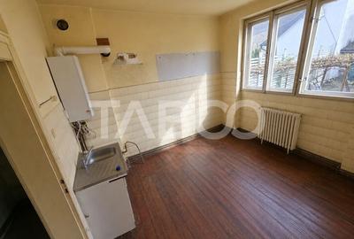 Apartament cu 4 camere decomandat în Piața Cluj - 2
