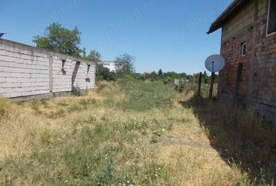 Casă cu 4 camere cu Teren 1015 Mp în Lunei - 12