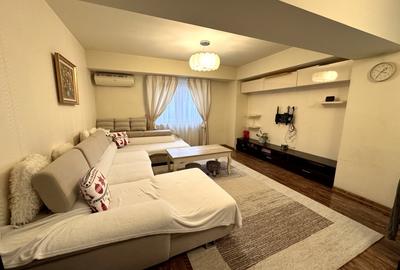 Apartament cu 3 camere semidecomandat, mobilat în Central